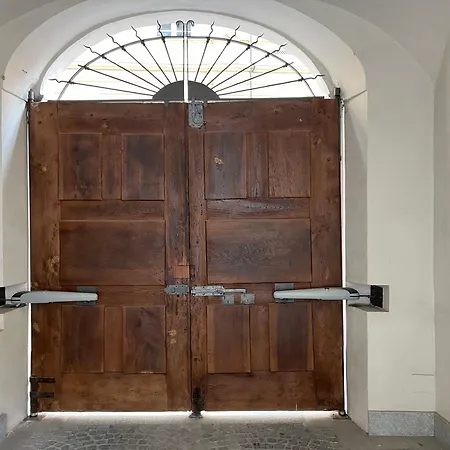 Corso Alfieri From 1700s Ac & Queen Bed Lägenhet