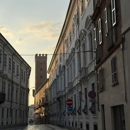 Corso Alfieri From 1700s Ac & Queen Bed * Asti