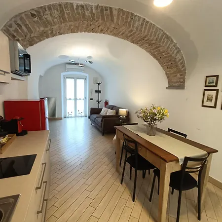 Corso Alfieri From 1700s Ac & Queen Bed Apartman