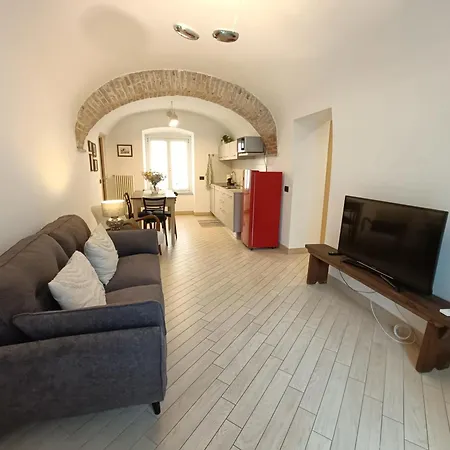 Corso Alfieri From 1700s Ac & Queen Bed