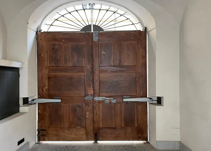 Corso Alfieri From 1700s Ac & Queen Bed Apartment