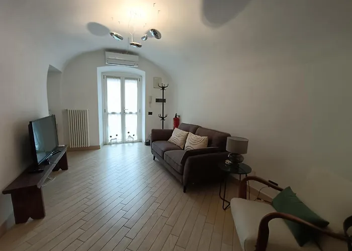 Apartment Corso Alfieri From 1700s Ac & Queen Bed Asti